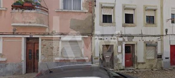 9 bedrooms Building in Moita, Portugal No. 57016 3