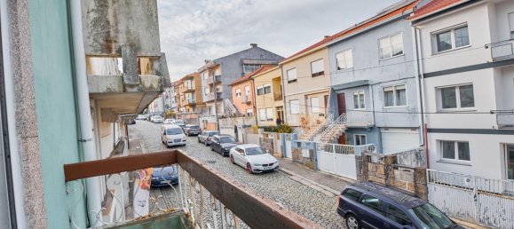 Дом с 3 спальнями в Порту, Португалия № 79812 3