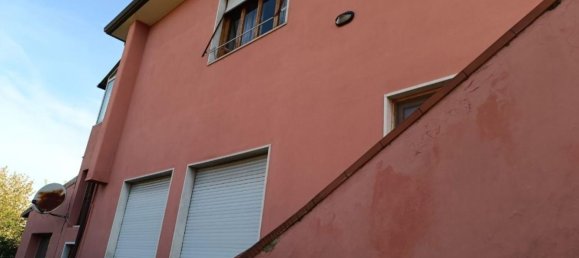 5 rooms House in Carrara, Italy No. 48129 25