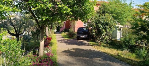 5 rooms House in Carrara, Italy No. 48129 19