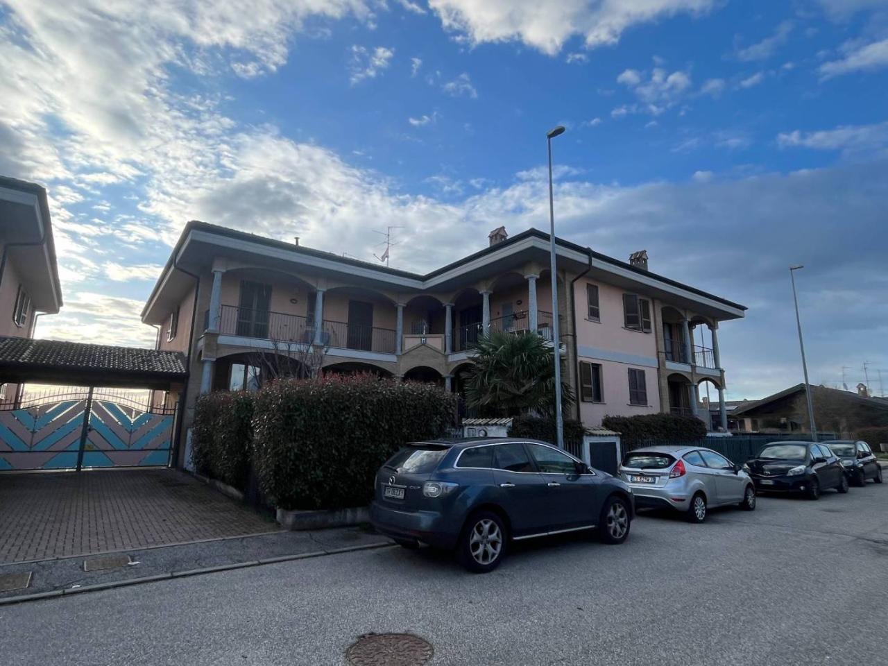 Garaje en Certosa di Pavia, Italy 21 m² No. 72298