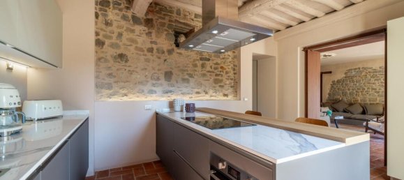 7 bedrooms Villa in Lucca, Italy No. 53126 9