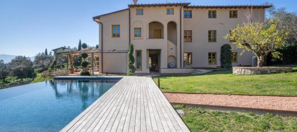 7 bedrooms Villa in Lucca, Italy No. 53126 4