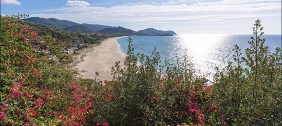 Villa T5 em Quartu Sant'Elena, Italy N.º 3021 4