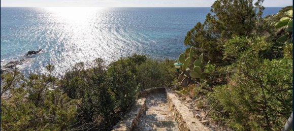 Villa T5 em Quartu Sant'Elena, Italy N.º 3021 10