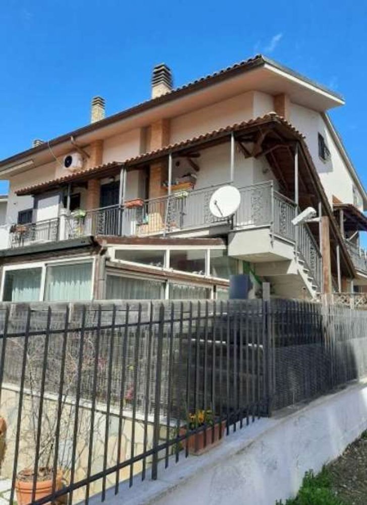 6 rooms Apartment in Fara in Sabina, Italy No. 216210
