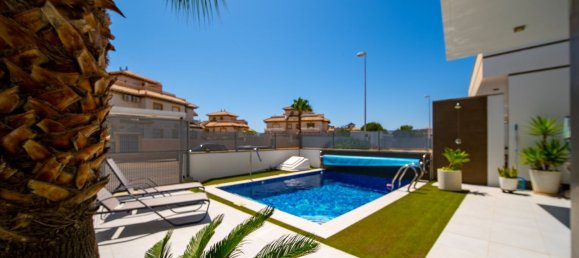 3 Schlafzimmer Villa in Alicante, Spain, Nr. 155915 34