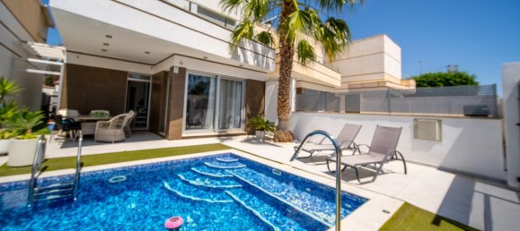 3 Schlafzimmer Villa in Alicante, Spain, Nr. 155915 2