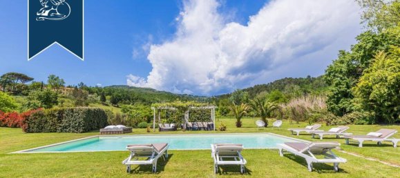 5 bedrooms House in Lucca, Italy No. 381072 13