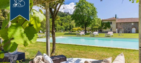 5 bedrooms House in Lucca, Italy No. 381072 10