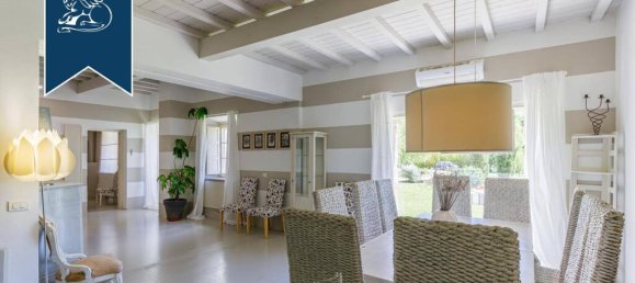 5 bedrooms House in Lucca, Italy No. 381072 40