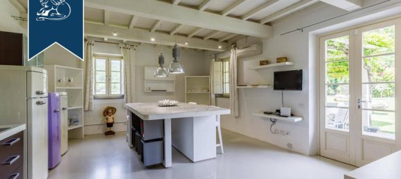 5 bedrooms House in Lucca, Italy No. 381072 44