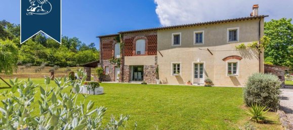 5 bedrooms House in Lucca, Italy No. 381072 30