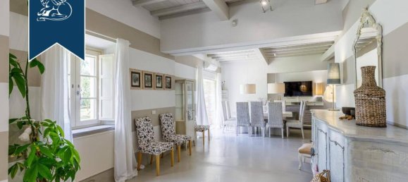 5 bedrooms House in Lucca, Italy No. 381072 37