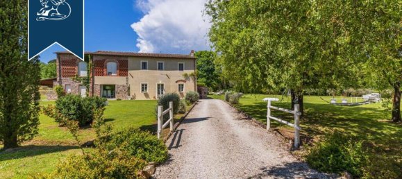 5 bedrooms House in Lucca, Italy No. 381072 34