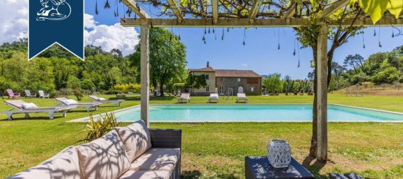 5 bedrooms House in Lucca, Italy No. 381072 9