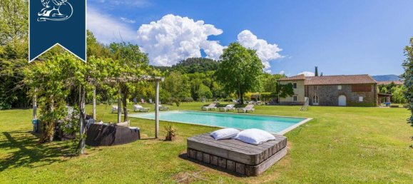 5 bedrooms House in Lucca, Italy No. 381072 5