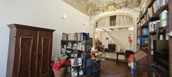5 rooms Apartment in Pescia, Italy No. 46004 10