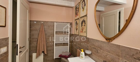 5 rooms Apartment in Pescia, Italy No. 46004 15