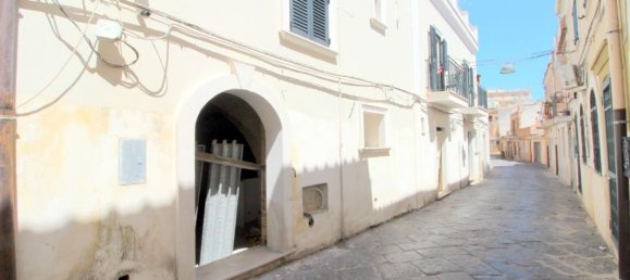 Estudio en Lucera, Italy No. 299725 18