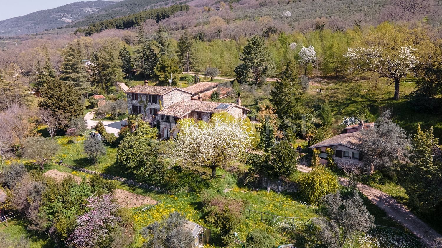 18 rooms House in Assisi, Italy No. 272293