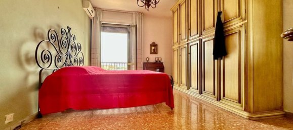 4 rooms Apartment in Florence, Italy No. 291031 10