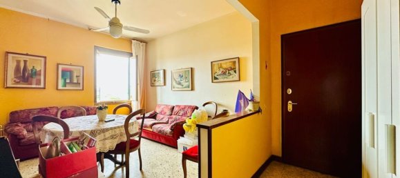 4 rooms Apartment in Florence, Italy No. 291031 3
