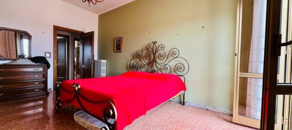 4 rooms Apartment in Florence, Italy No. 291031 12