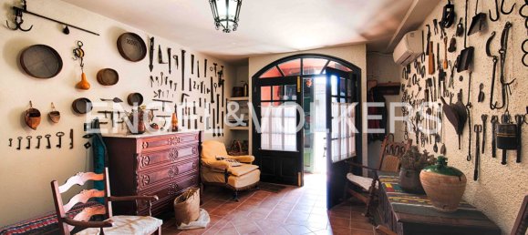 3 bedrooms House in Garriguella, Spain No. 172175 2