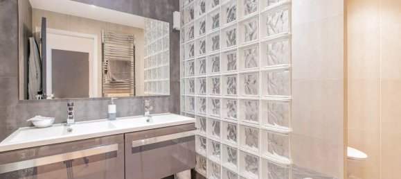 Apartamento de 3 dormitorios en Paris, France No. 166098 13