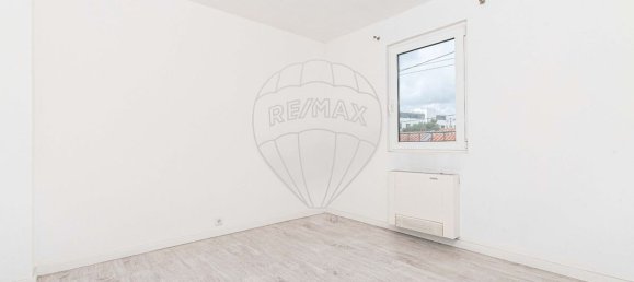 2 chambres Maison à Loures, Portugal No. 42368 12