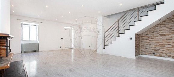 2 chambres Maison à Loures, Portugal No. 42368 6