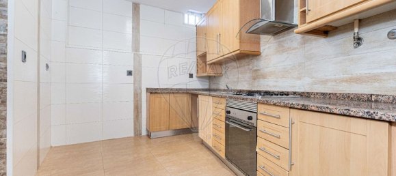 2 chambres Maison à Loures, Portugal No. 42368 7