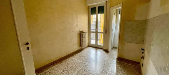 5 rooms Apartment in Alessandria, Italy No. 237640 9