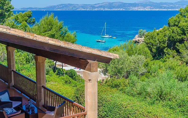 Вилла с 5 спальнями в Ллукмайор, Испания № 259574