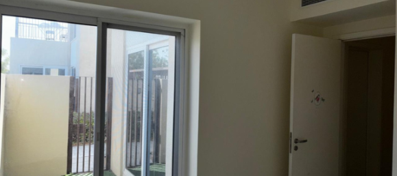 Adosado de 3 dormitorios en Dubai South (Dubai World Central), UAE No. 65674 4