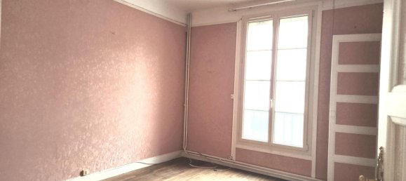 8 rooms Commercial property in Vitry-le-Francois, France No. 54205 3