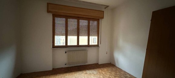 Apartamento de 5 divisões em Udine, Italy N.º 35300 6