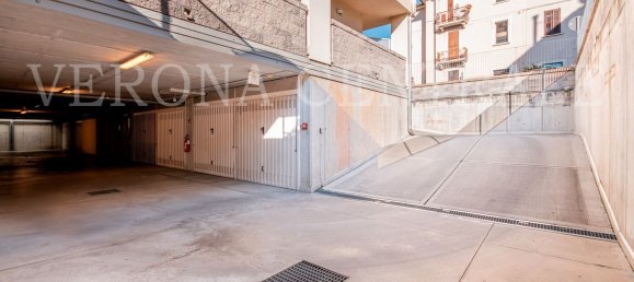 3-salle Appartement à Verona, Italy No. 196941 11