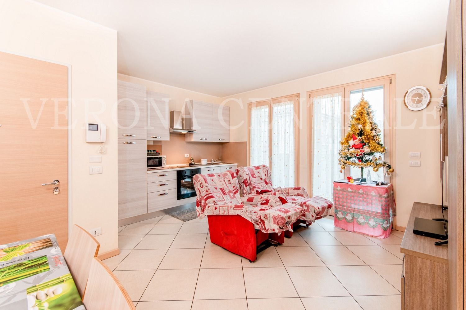 3-salle Appartement à Verona, Italy No. 196941