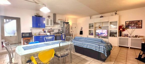 5-salle Appartement à Ponsacco, Italy No. 20610 2