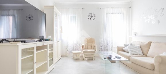 2 bedrooms House in Mira, Italy No. 271746 2