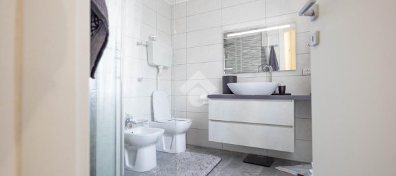 2 bedrooms House in Mira, Italy No. 271746 9