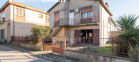 2 bedrooms Villa in Codigoro, Italy No. 169307 2