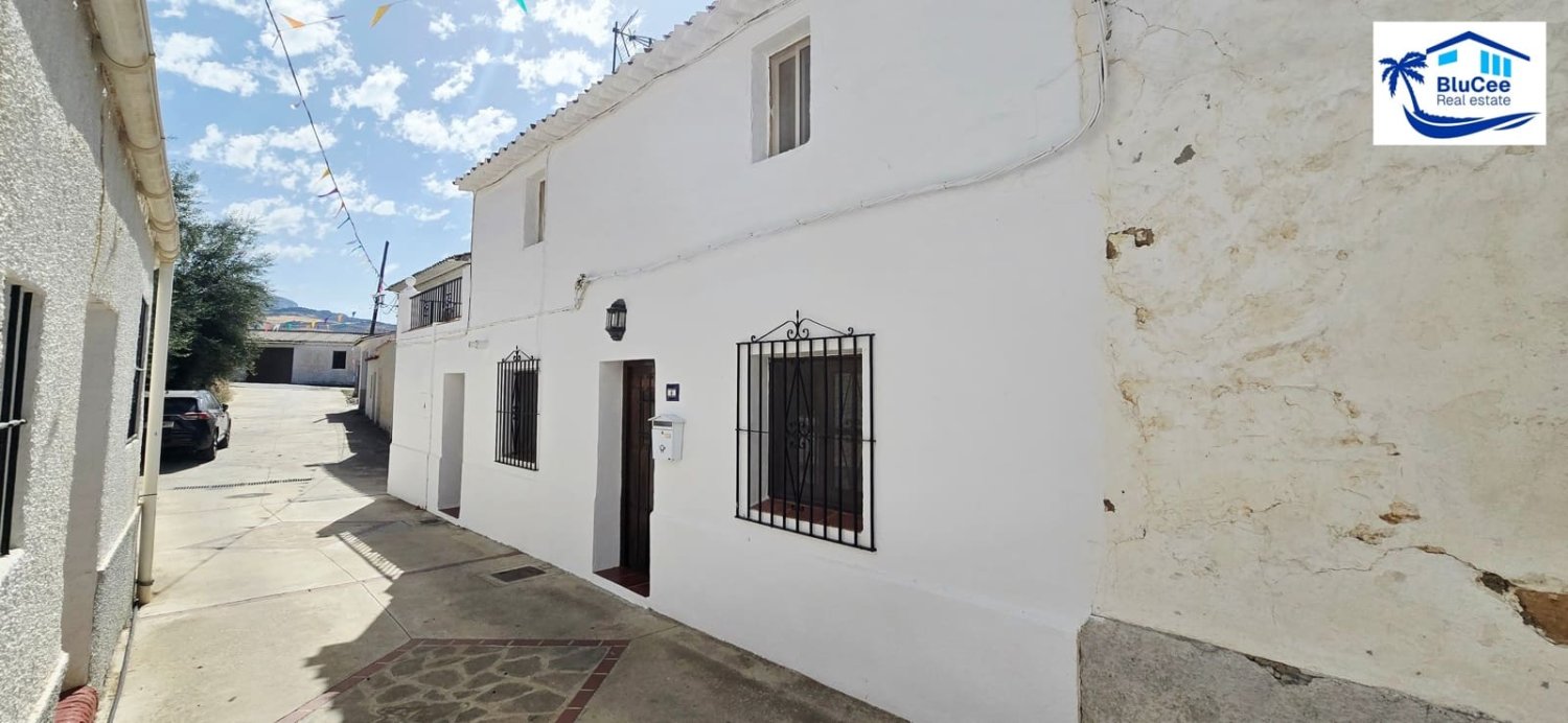 Дом с 3 спальнями в Периана, Испания № 178320