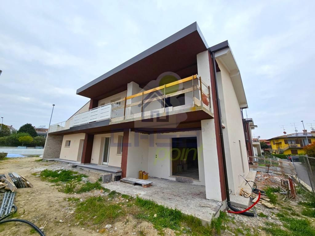 3 rooms Villa in Pozzolengo, Italy No. 37230