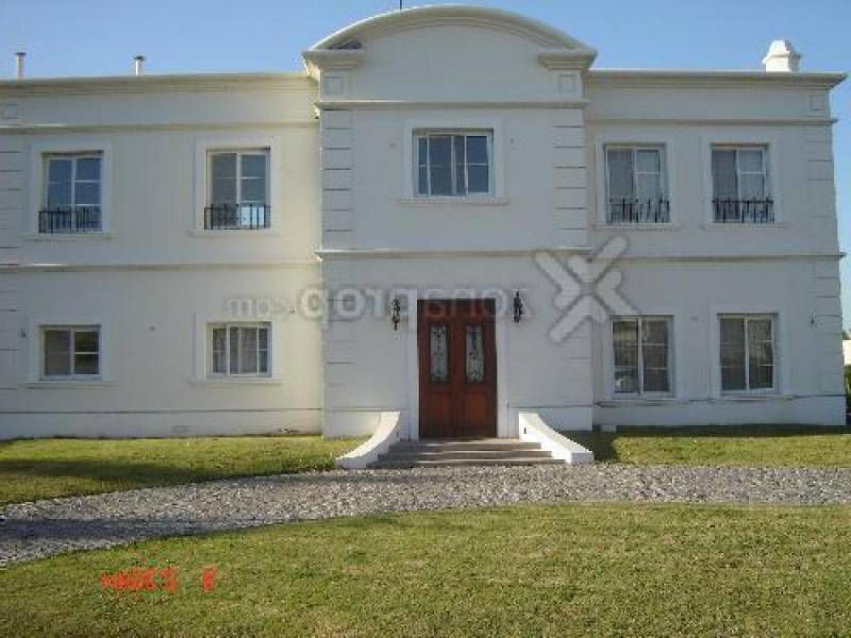 3 bedrooms House in Tigre, Argentina No. 70854