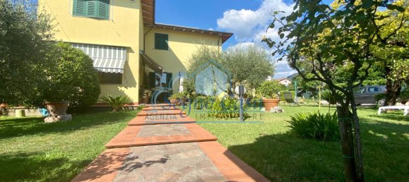 2 bedrooms House in Luni, Italy No. 302229 3