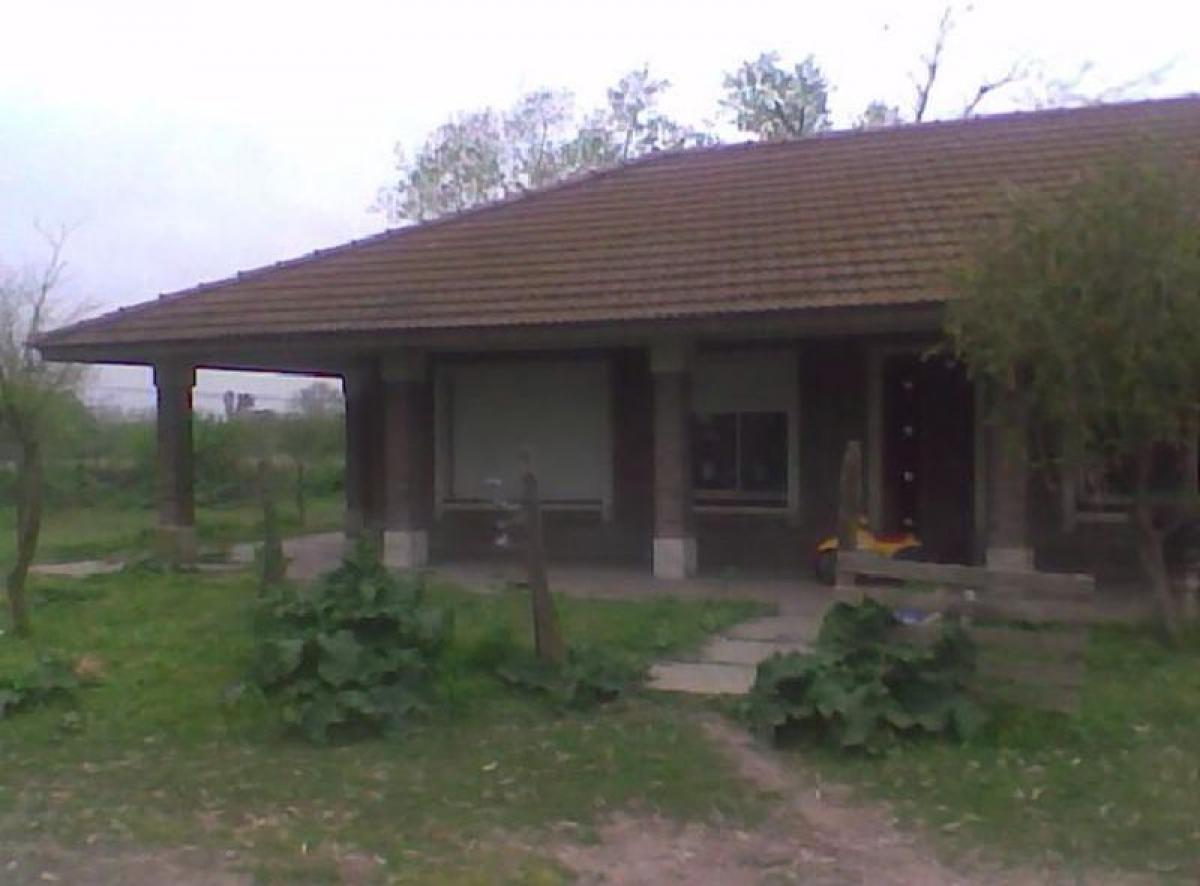 2 bedrooms House in Florencio Varela, Argentina No. 63428