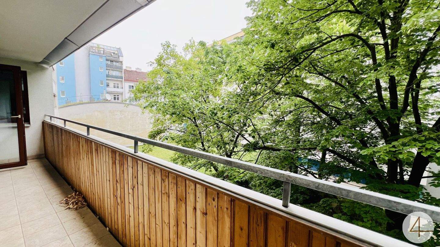 Квартира с 3 комнатами в Бригиттенау, Австрия № 237753